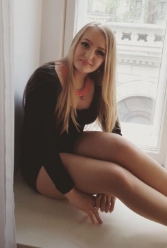 Maya - Escort lady Amsterdam 4