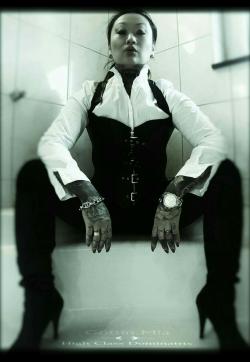 Asiatische Dominanz - Escort dominatrix Berlin 1
