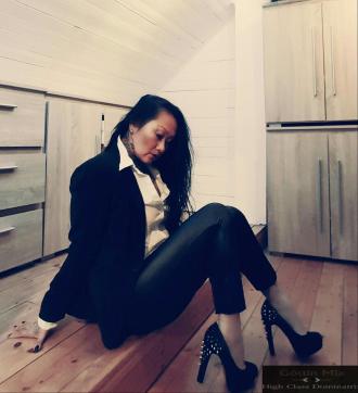 Asiatische Dominanz - Escort dominatrix Berlin 2