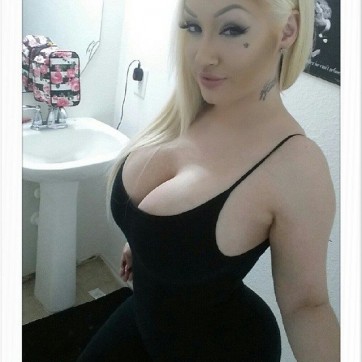 Briana - Escort lady Dubai 3