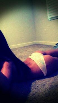 Giselle Banks - Escort female slave / maid Seattle 2