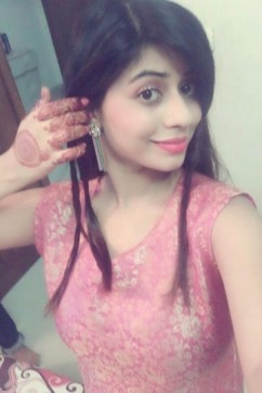 Roshi - Escort lady Dubai 3