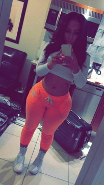 Emelda - Escort lady Dubai 5