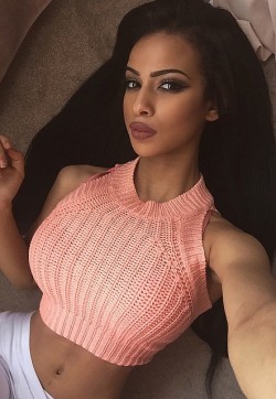 Mia - Escort ladies Dubai 1 Mia - Escort ladies Dubai 1