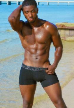 henry - Escort mens Dubai 1