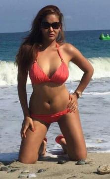 Bella Japanese girl lets have fun together - Escort lady Berlin 2