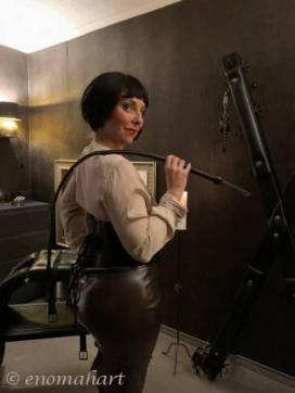 Enoma Hart - Escort bizarre lady Leipzig 4