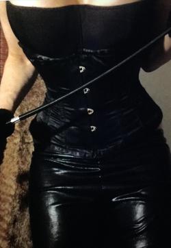 lady Katia - Escort dominatrixes Paris 1