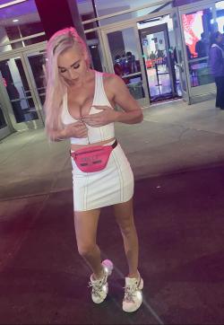 Sexy Dorothy - Escort bizarre ladies Toronto 1