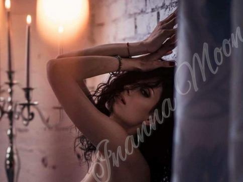 Inanna Moon - Escort lady Budapest 5