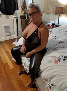 LORI - Escort lady Virginia Beach 3