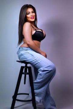 Lara Sparkles - Escort lady Westminster 2