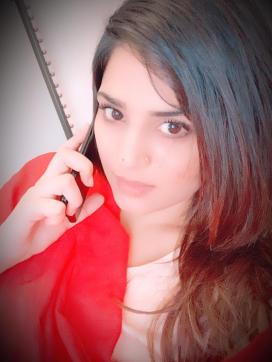Indian Busty Hira in Dubai - Escort lady Dubai 2