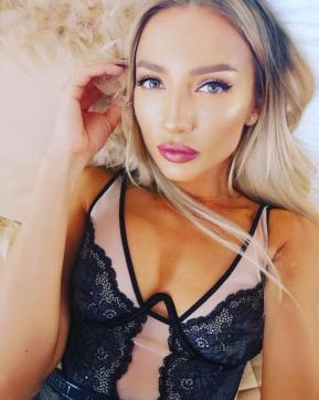 Abby - Escort lady Amsterdam 2