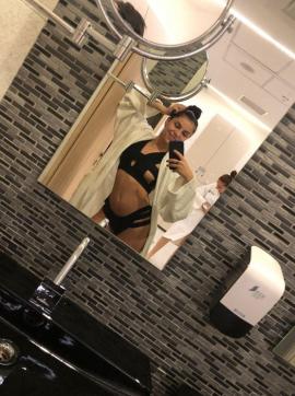 Flora - Escort lady Amsterdam 5