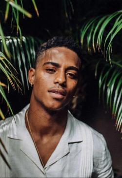 Le coup franc - Escort mens Angers 1 Le coup franc - Escort mens Angers 1