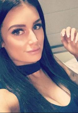 KARLA - Escort ladies Izmir 1