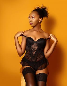 Farwin - Escort lady Dubai 6