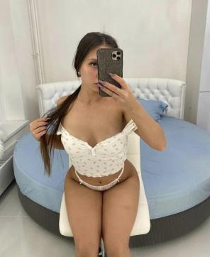 Elina - Escort lady Marseille 4