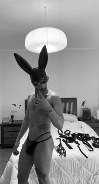 Andrew big cock - Escort gay Geneva 4