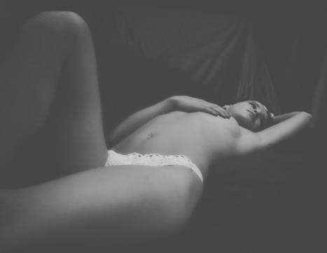 Yanna - Escort female slave / maid Orange 3