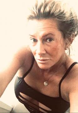 Gina aus Nürnberg - Escort ladies Erlangen 1