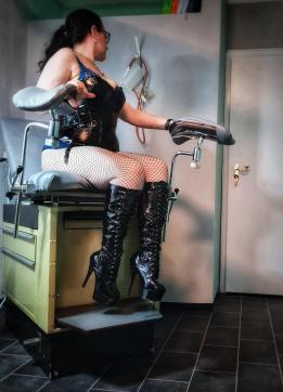 Miss Lina - Escort bizarre lady Oldenburg 8