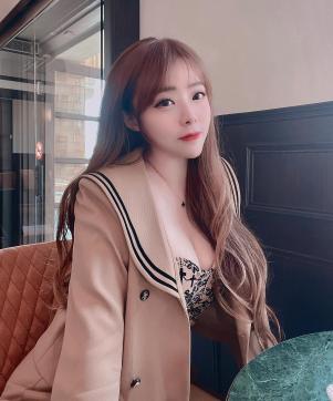 Lizzy - Escort lady Cairo 4