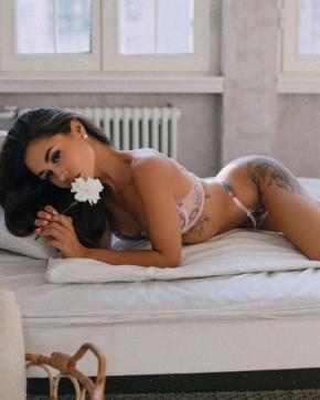 Rita - Escort lady Dubai 3