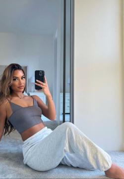 Angela - Escort ladies Alexandria 1