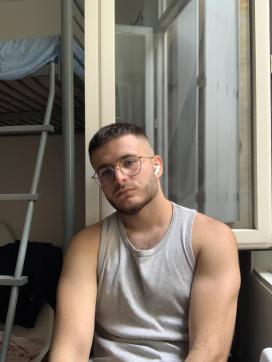 Maxence - Escort gay Bordeaux 2
