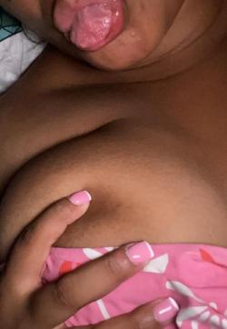 Shineeva - Escort ladies Marseille 1