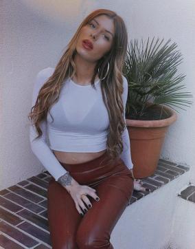 Naomie - Escort lady Ajaccio 3