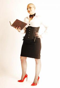 Madame Simone - Escort dominatrixes Hamburg 1