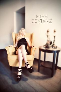 Miss Devianz - Escort bizarre lady Hamburg 3