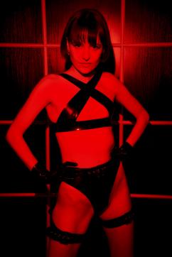 Alessia Jade - Escort dominatrix Paris 4