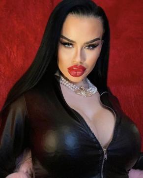 Mistress FB - Escort dominatrix Vienna 3