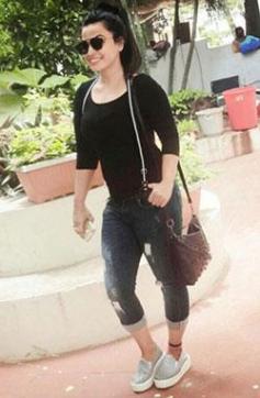 Zahia Dehar - Escort lady Mumbai (Bombay) 2