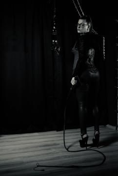 Miss Alexis Darkside - Escort bizarre lady Düsseldorf 7