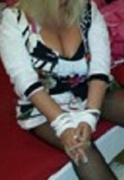 L U I Z A - Escort female slave / maid Essen 3