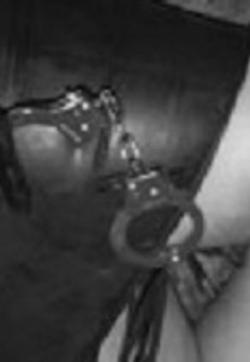 L U I Z A - Escort female slave / maid Essen 6