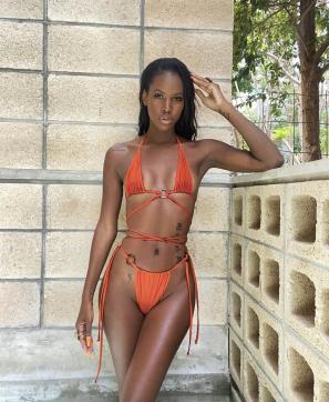 Laura sexy - Escort lady Dubai 12