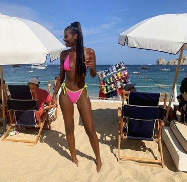 Laura sexy - Escort lady Dubai 7