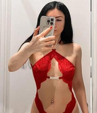 Karoline Hot - Escort lady Berlin 3