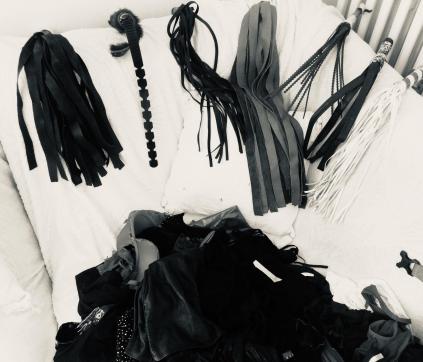 Lavraiegodeuse - Escort dominatrix Cergy 9