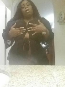 Busty Mona - Escort lady Houston 3