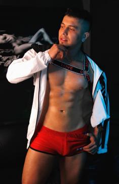 Chriistiian - Escort gay Frankfurt 4