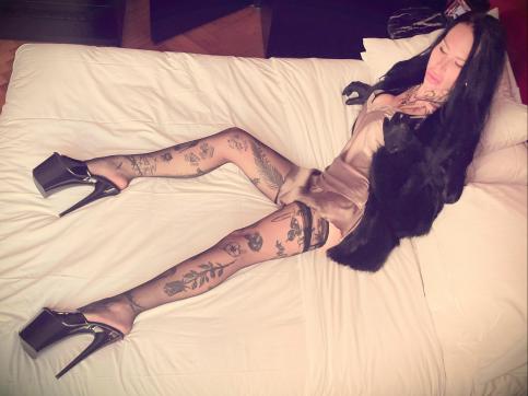 Lady Cary Carat - Escort dominatrix Berlin 6