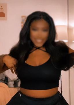 Courtney - Escort lady Canterbury 2