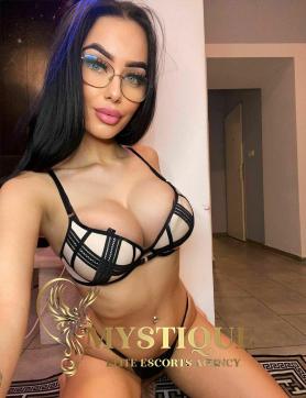 Cherry Mystique - Escort lady London 2